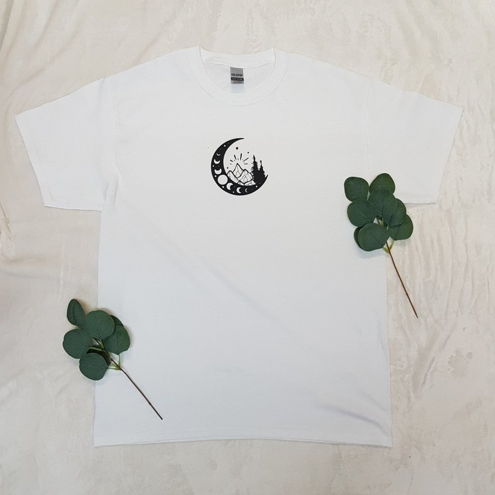 Moon's & Mountain's Print Crew Neck T-Shirt